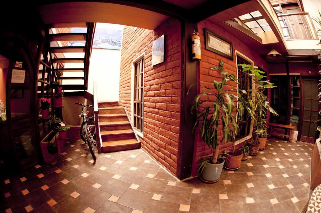 Casa Del Arupo Hostel Quito Ngoại thất bức ảnh